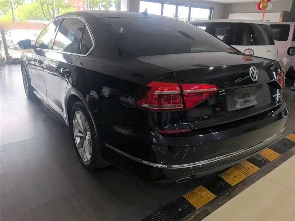 Volkswagen Passat — фото 5