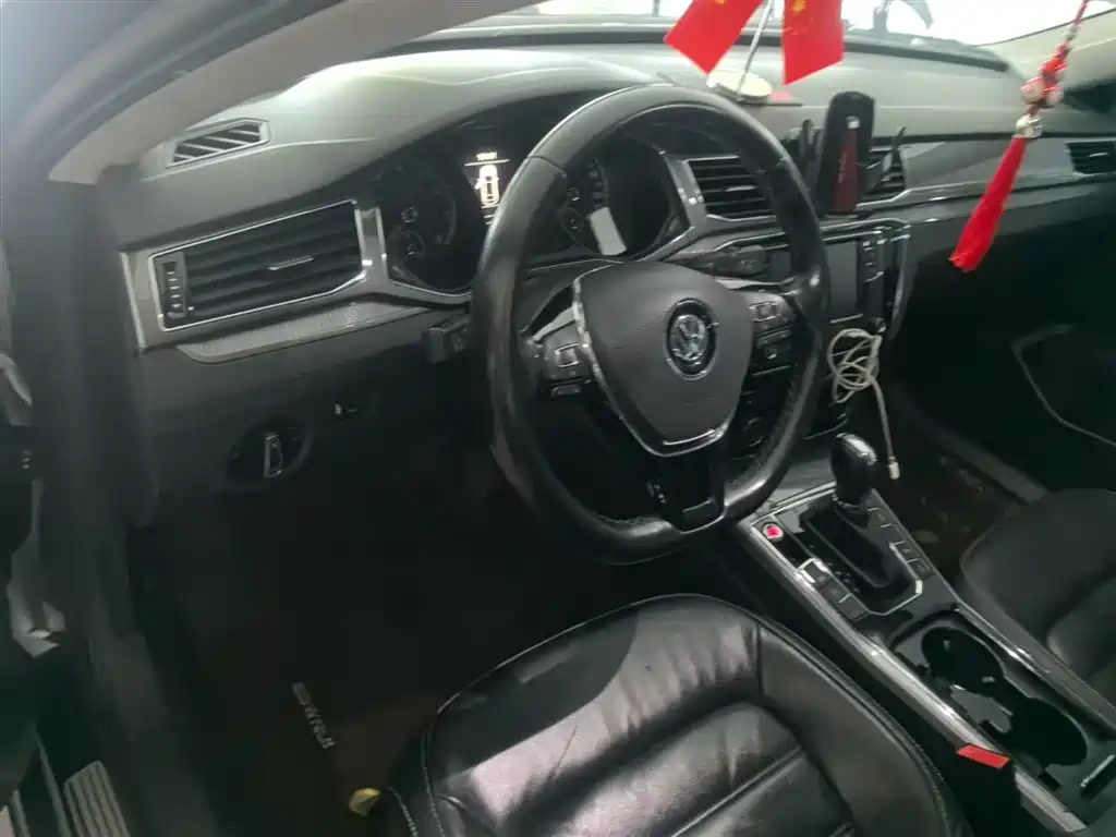 Volkswagen Passat — фото 10