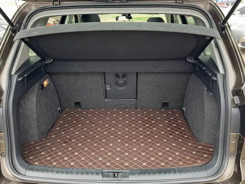 Volkswagen Tiguan — фото 15