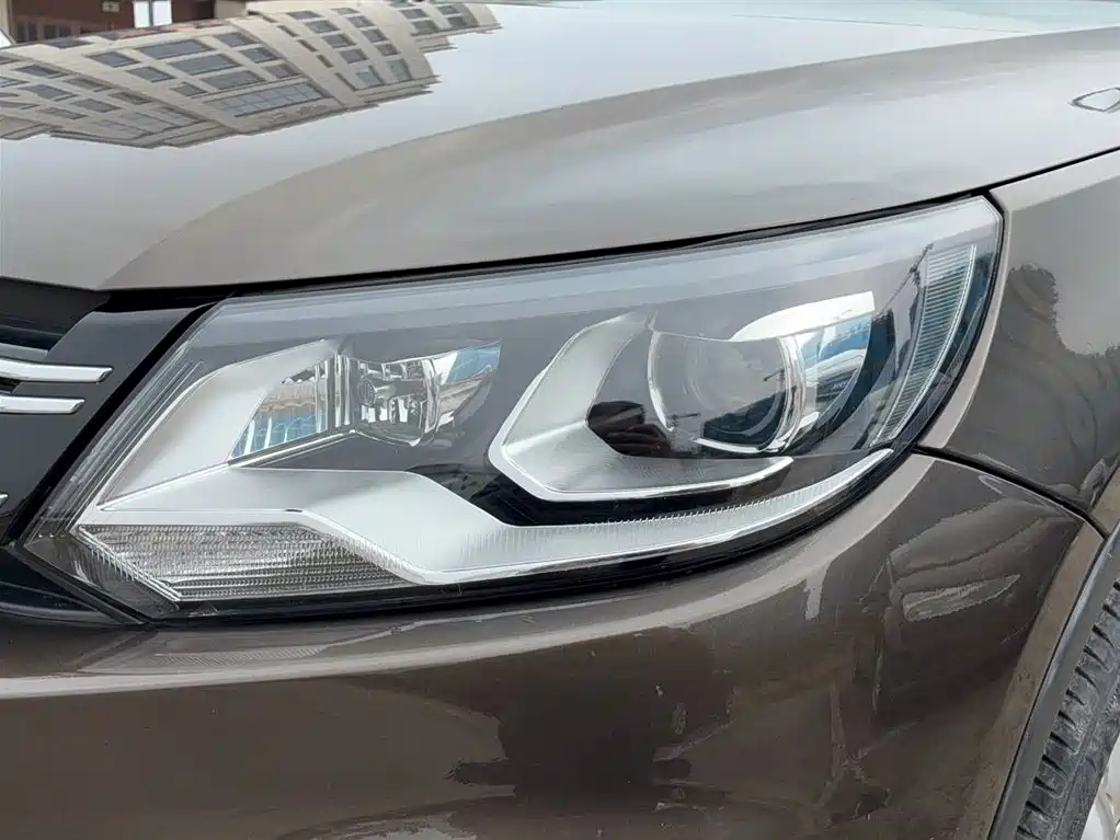Volkswagen Tiguan — фото 21