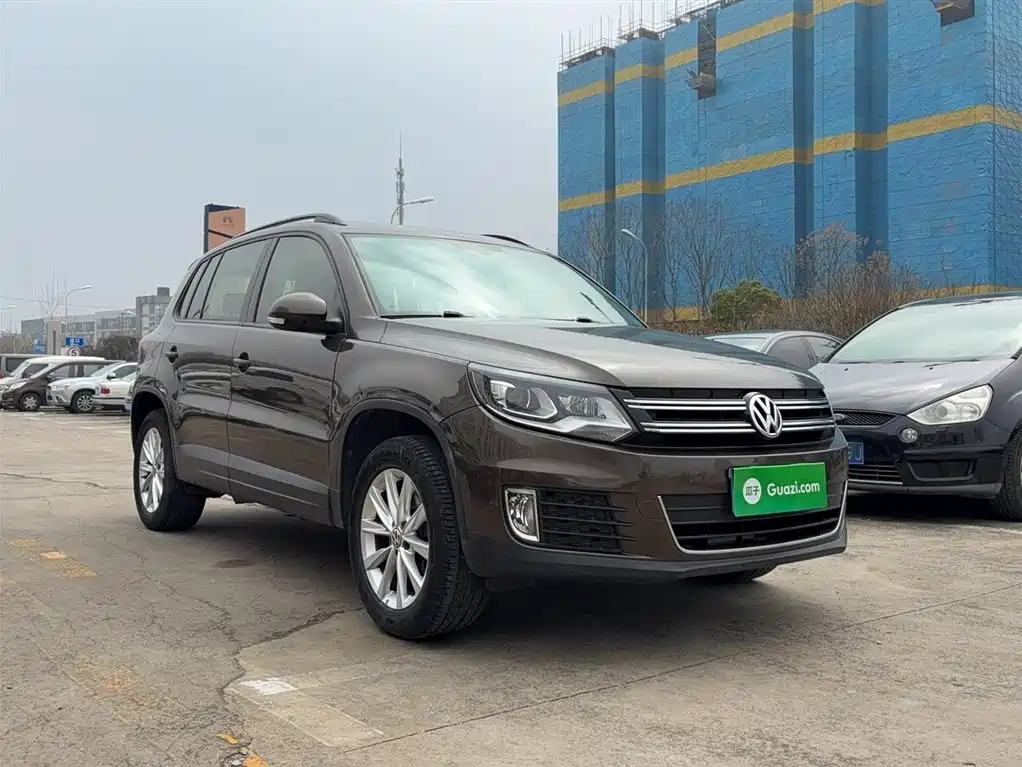 Volkswagen Tiguan — фото 25