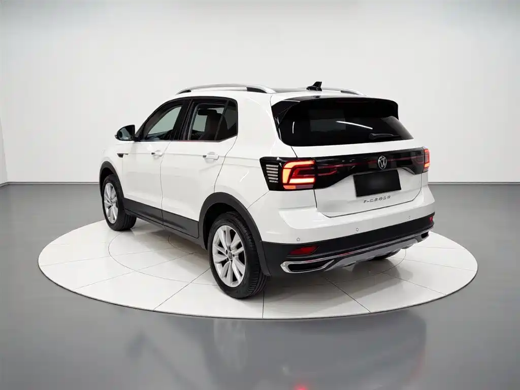 Volkswagen T-Cross — фото 23