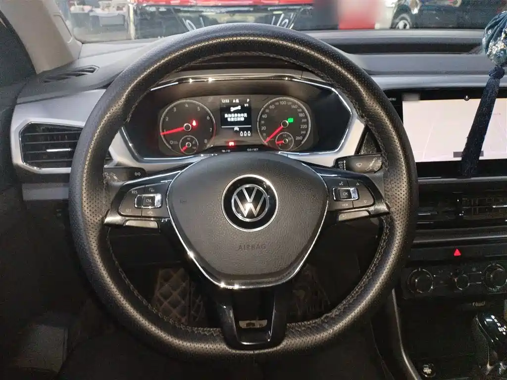 Volkswagen T-Cross — фото 7