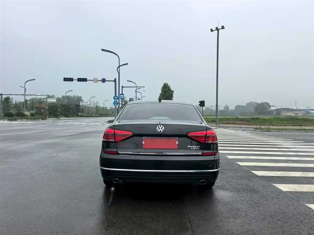 Volkswagen Passat — фото 6