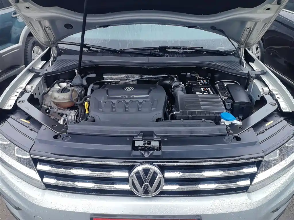 Volkswagen Tiguan L — фото 20
