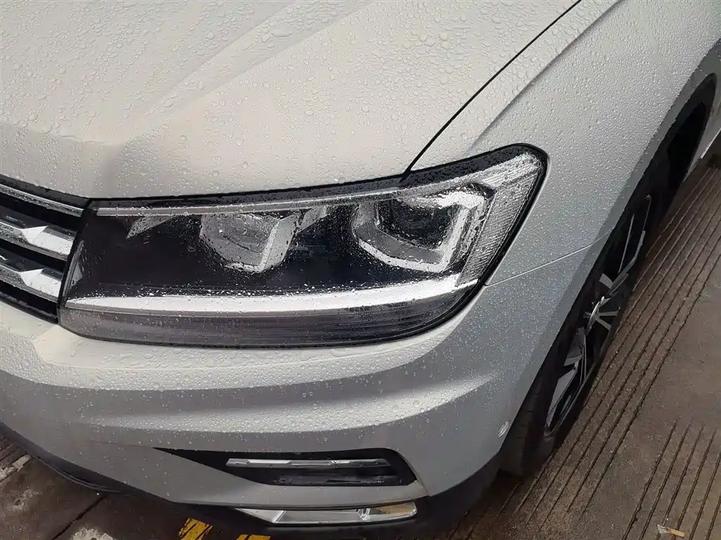 Volkswagen Tiguan L — фото 24
