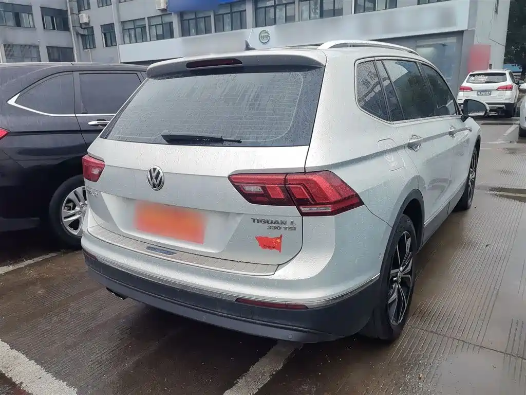 Volkswagen Tiguan L — фото 7