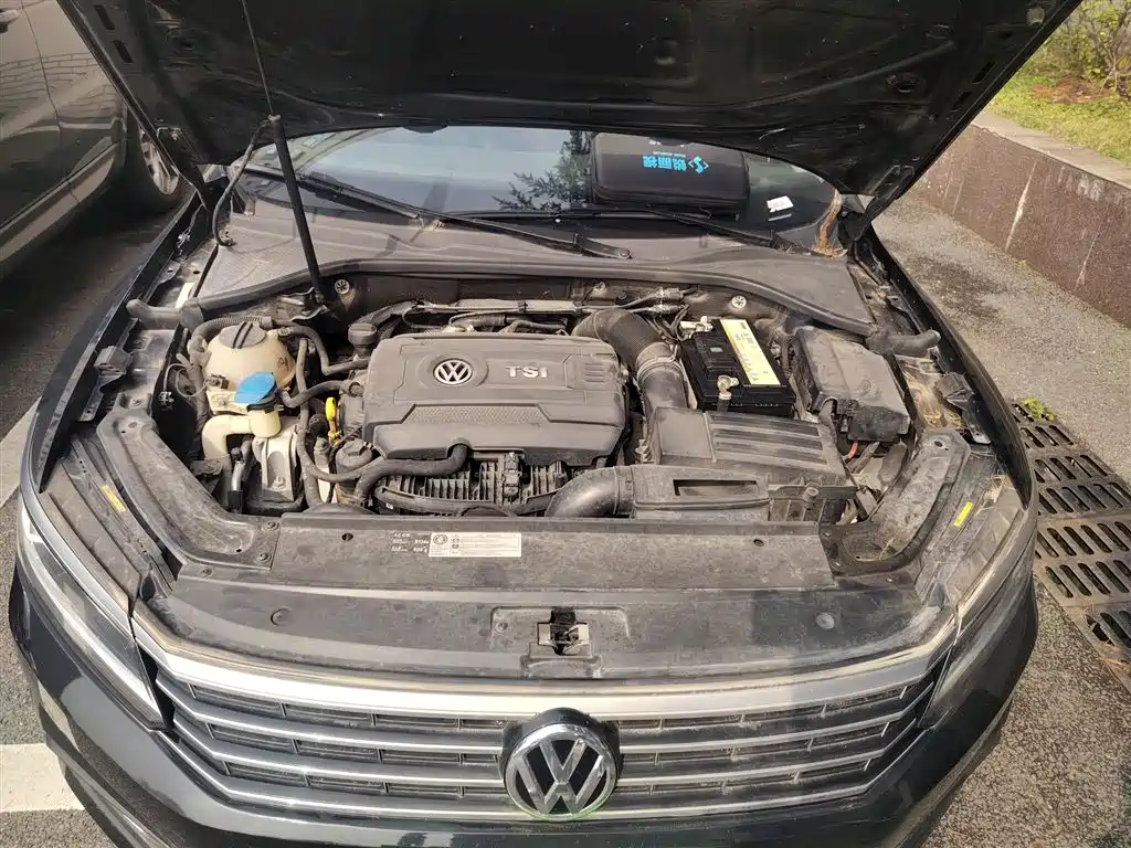 Volkswagen Passat — фото 11