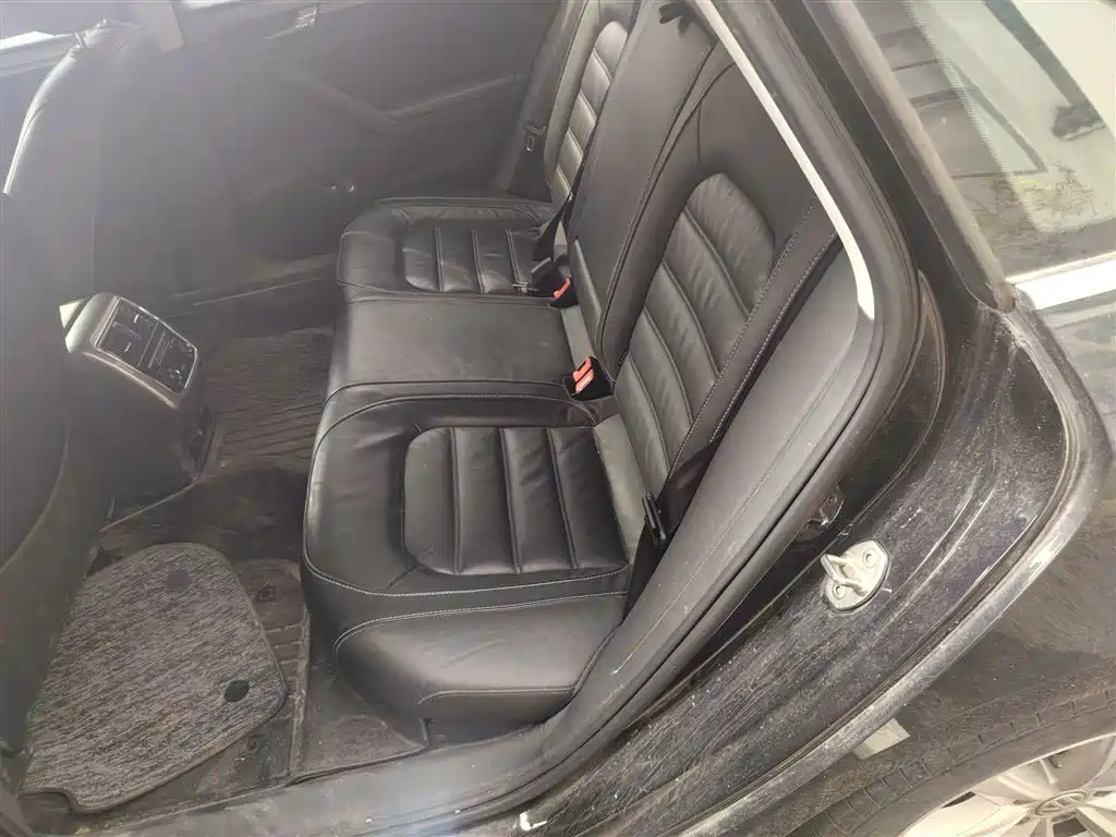 Volkswagen Passat — фото 15