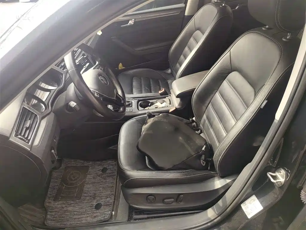 Volkswagen Passat — фото 8