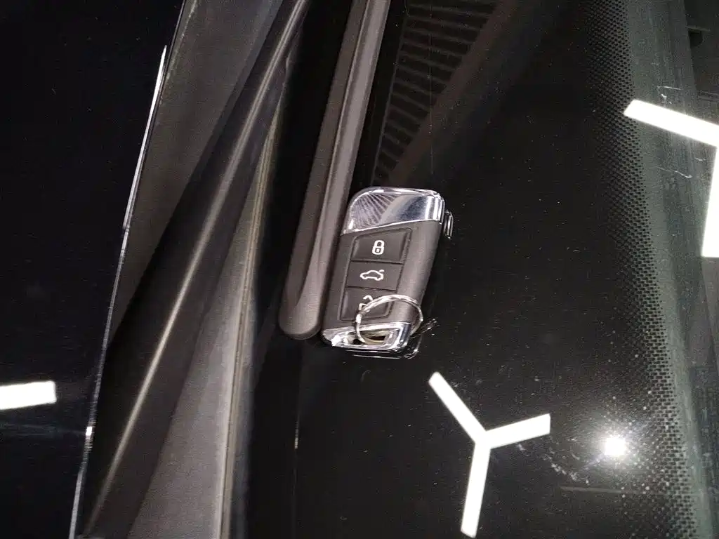 Volkswagen Passat — фото 17