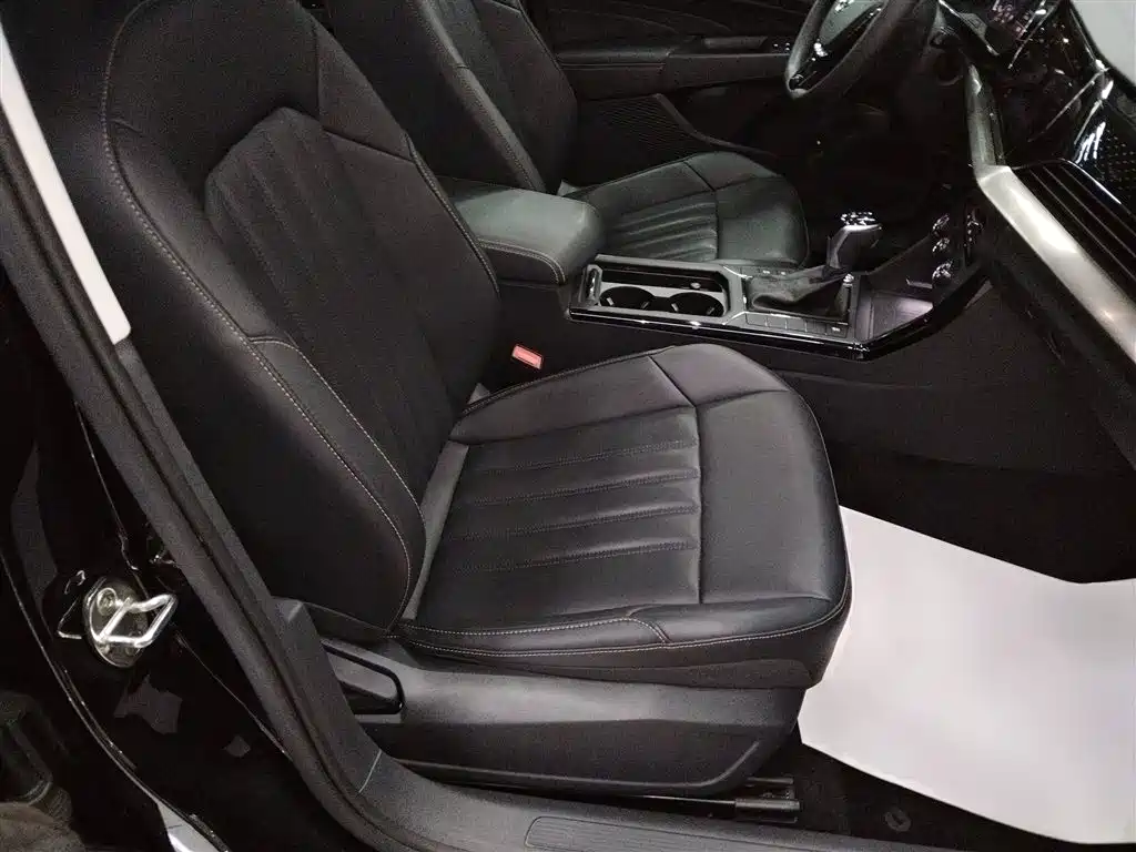 Volkswagen Passat — фото 20