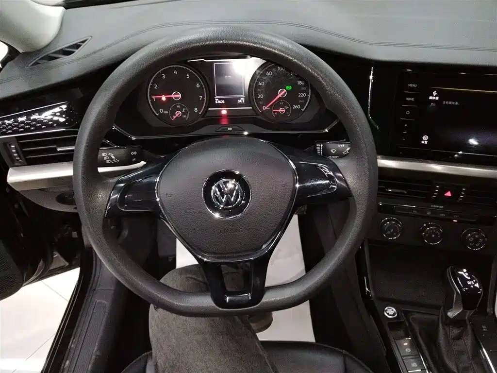Volkswagen Passat — фото 7