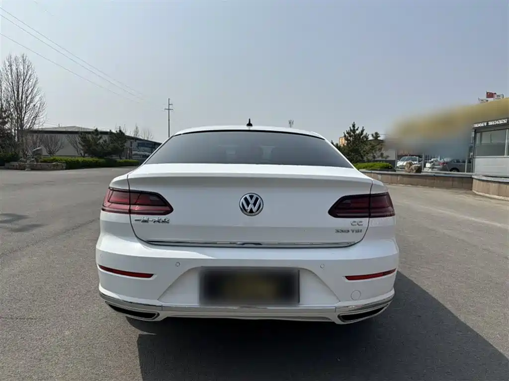 Volkswagen CC — фото 10
