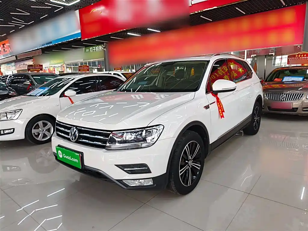 Volkswagen Tiguan L — фото 2