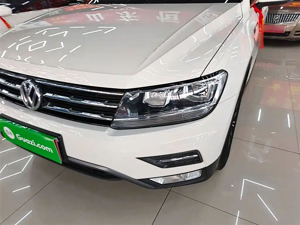 Volkswagen Tiguan L — фото 18
