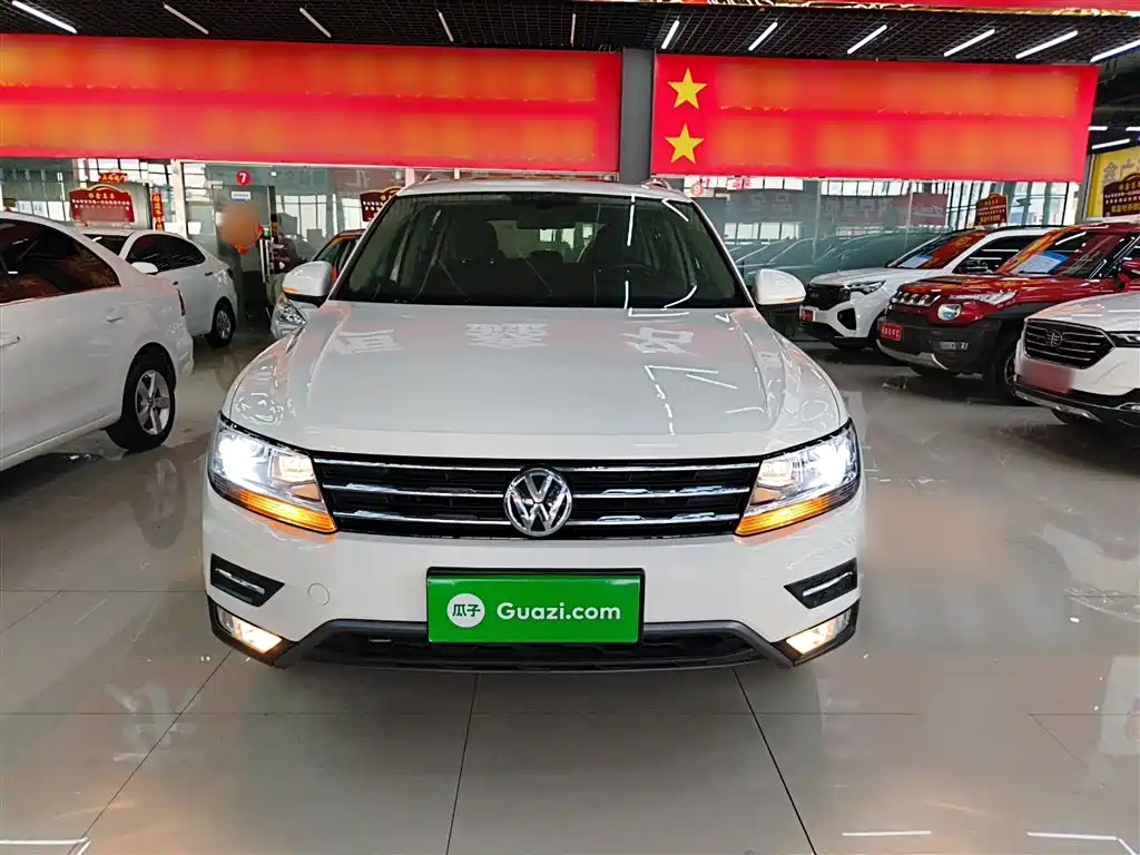 Volkswagen Tiguan L — фото 3