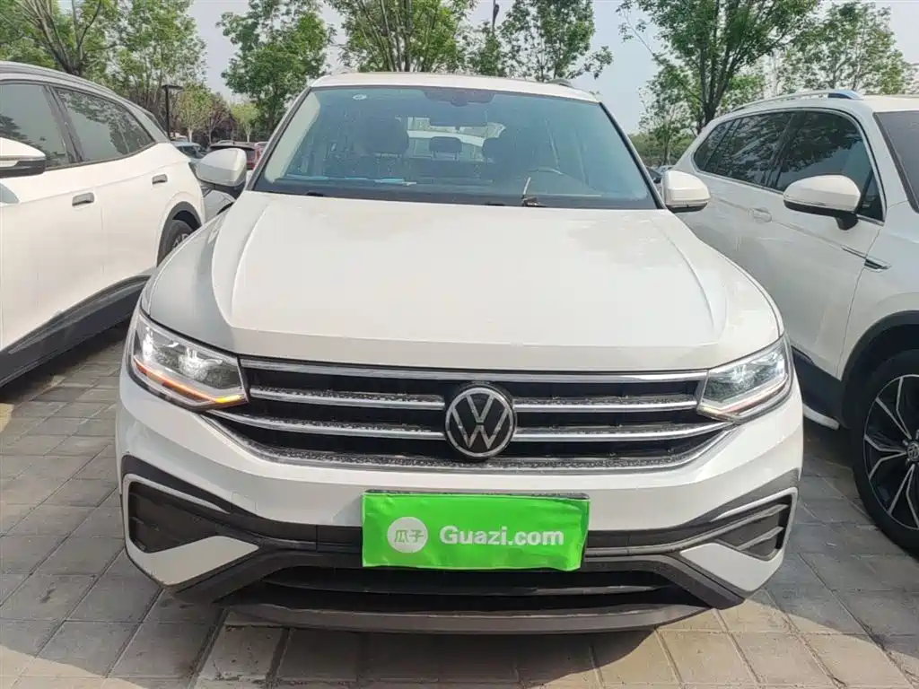 Volkswagen Tiguan L — фото 3
