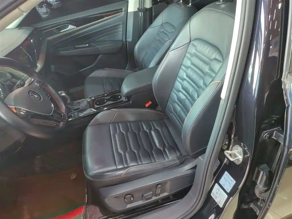 Volkswagen Passat — фото 11