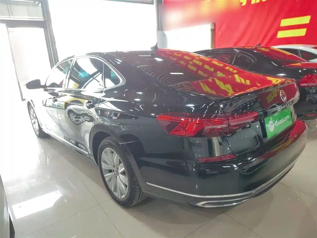 Volkswagen Passat — фото 23