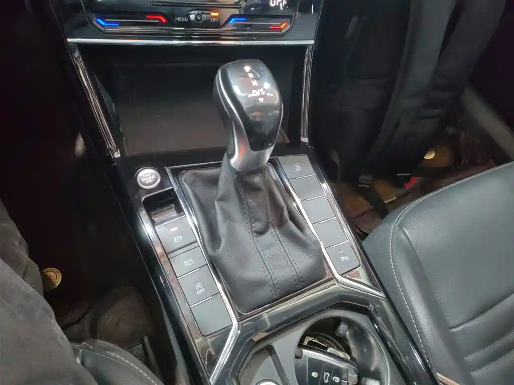 Volkswagen Passat — фото 10