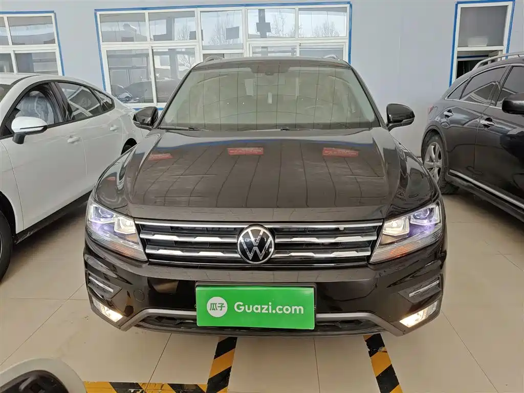 Volkswagen Tiguan L — фото 3