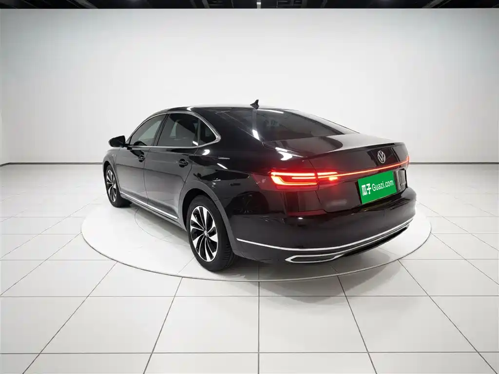 Volkswagen Passat — фото 5