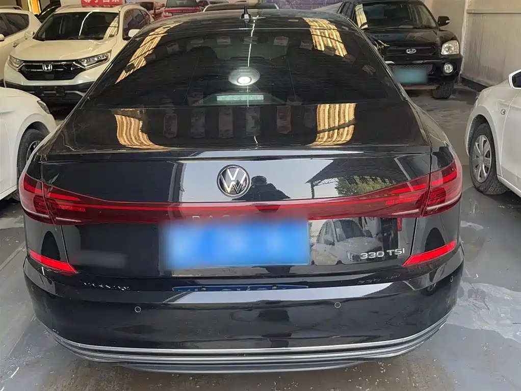 Volkswagen Passat — фото 11
