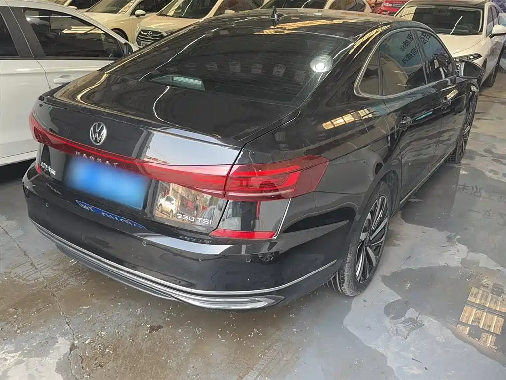 Volkswagen Passat — фото 10