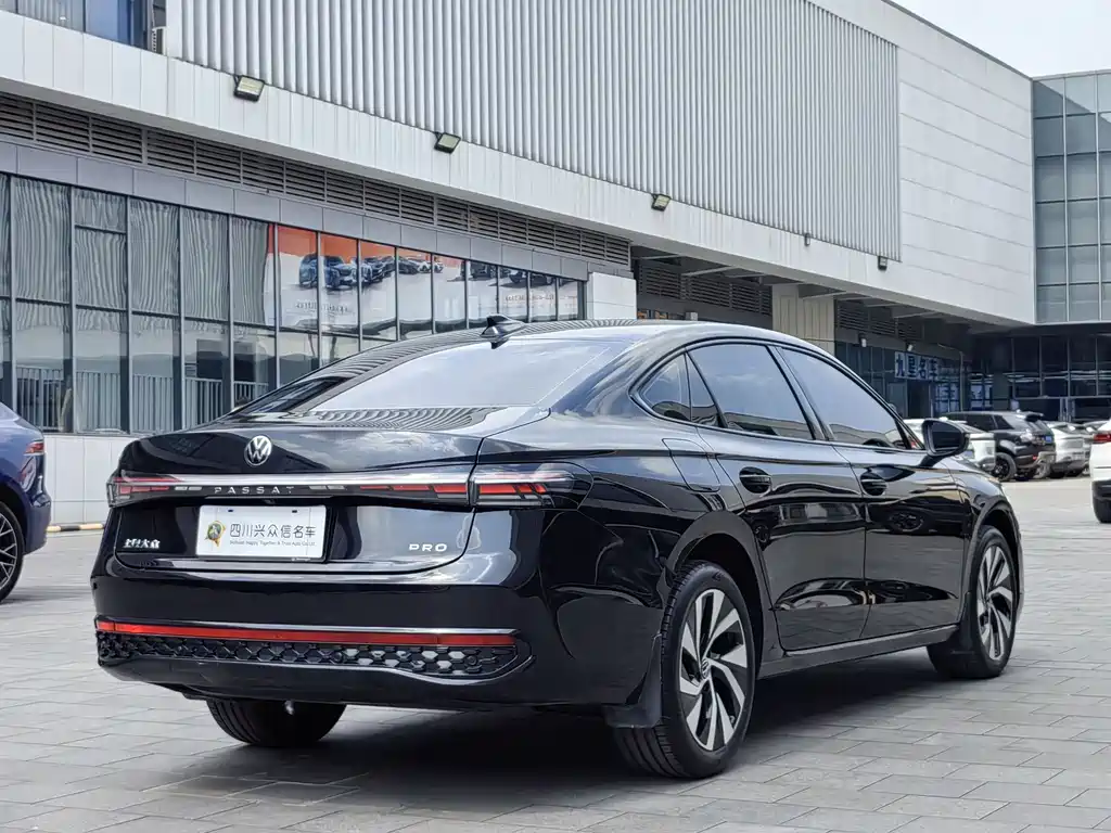 Volkswagen Passat — фото 5
