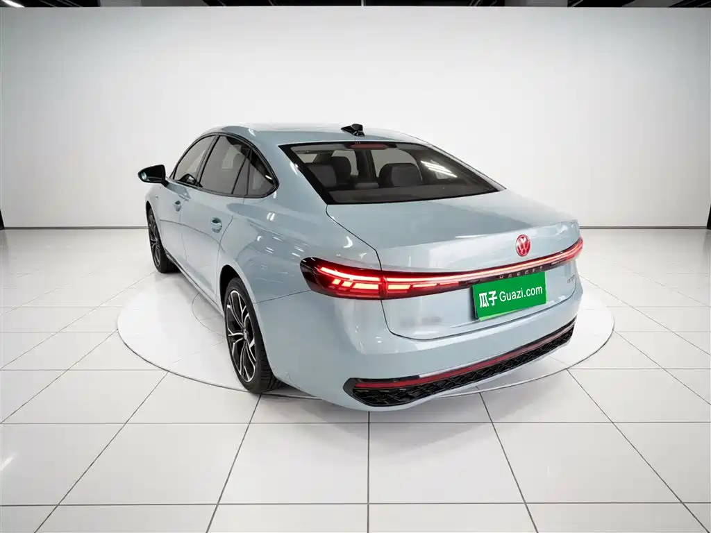 Volkswagen Passat — фото 5