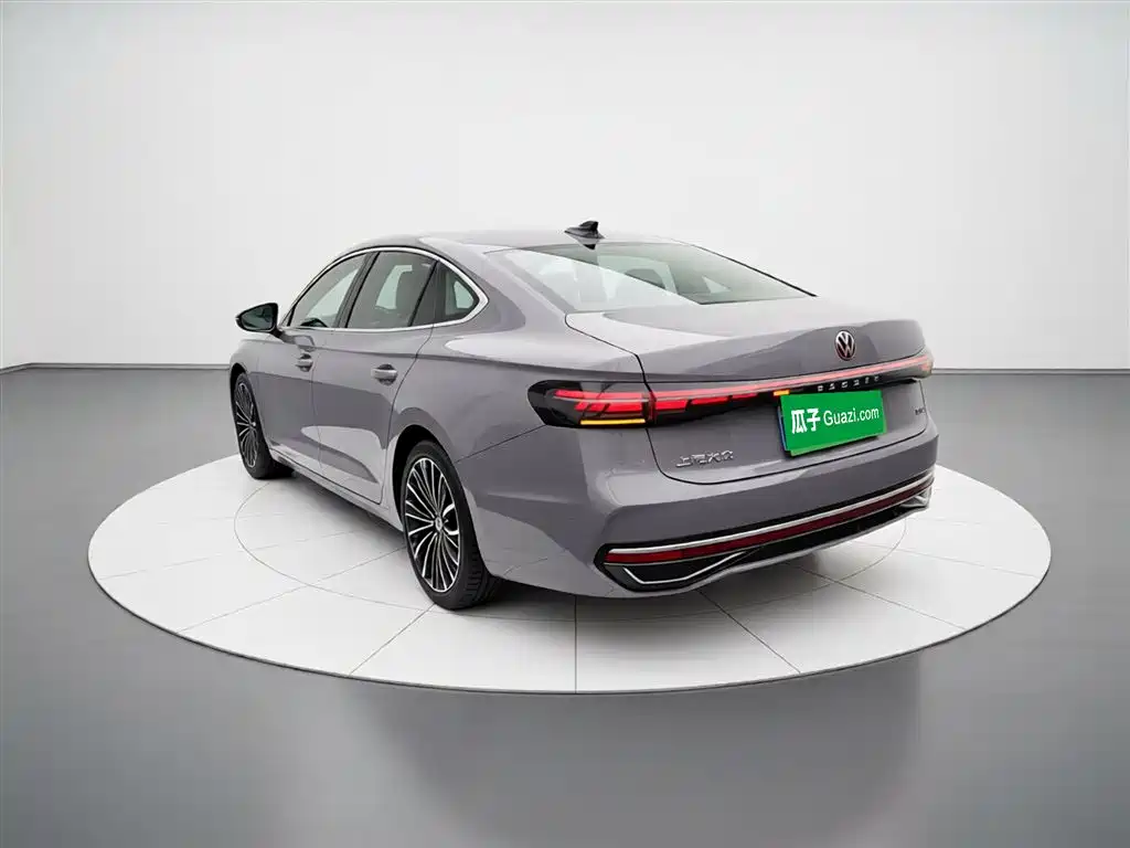 Volkswagen Passat — фото 5