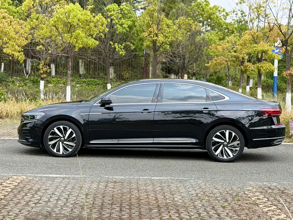 Volkswagen Passat — фото 3