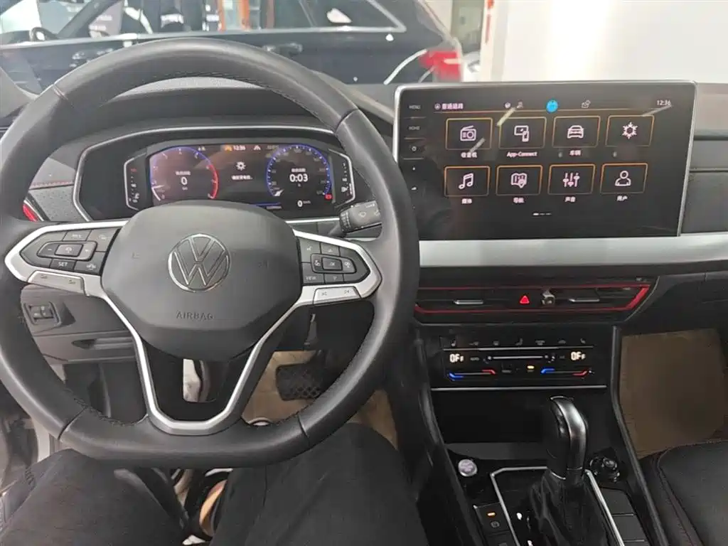 Volkswagen Lavida — фото 10