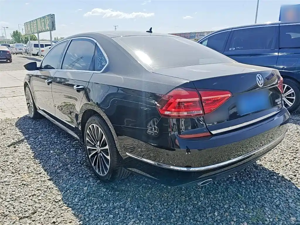 Volkswagen Passat — фото 5