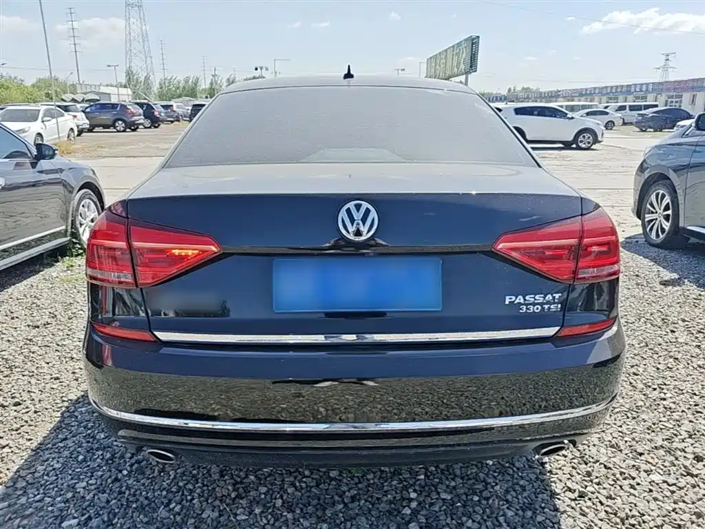 Volkswagen Passat — фото 6