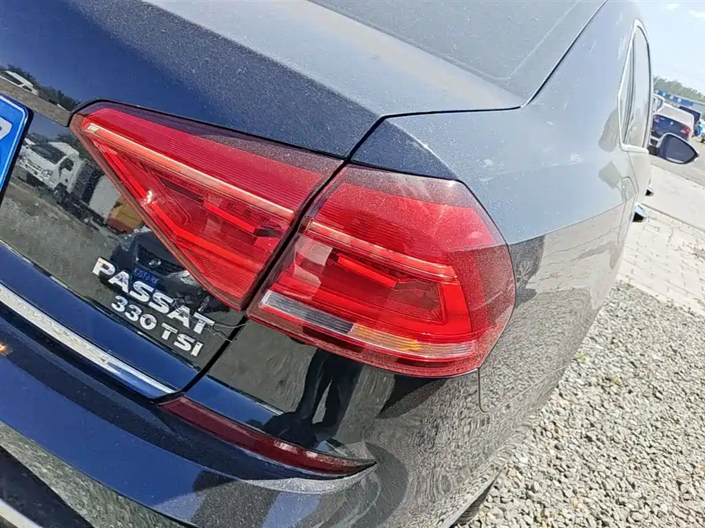 Volkswagen Passat — фото 8