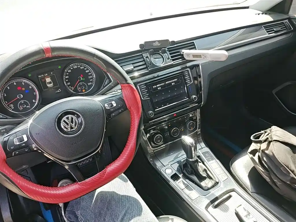 Volkswagen Passat — фото 10