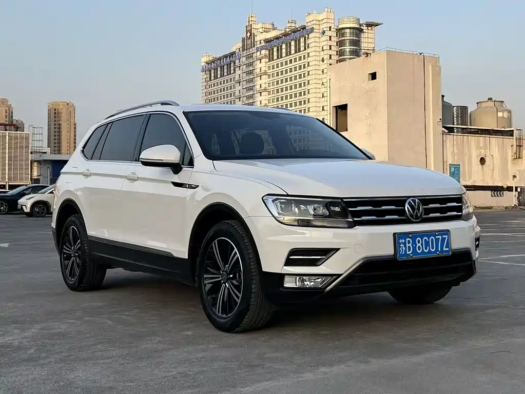 Volkswagen Tiguan L — фото 3