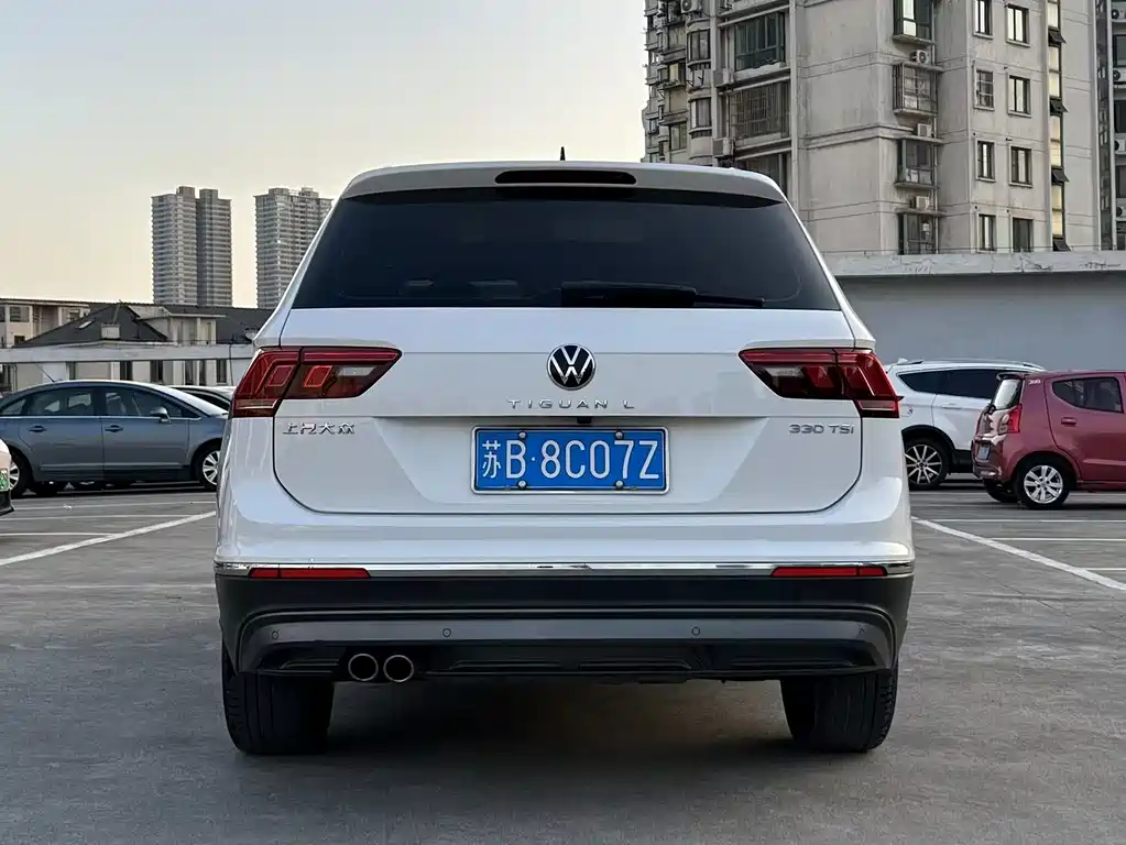 Volkswagen Tiguan L — фото 9