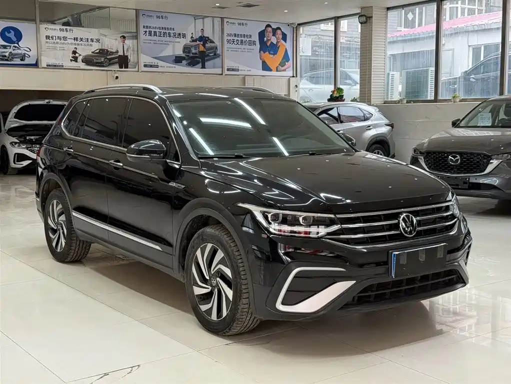 Volkswagen Tiguan L — фото 3