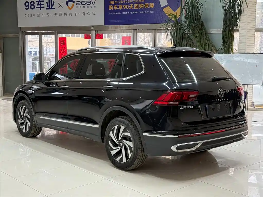 Volkswagen Tiguan L — фото 6