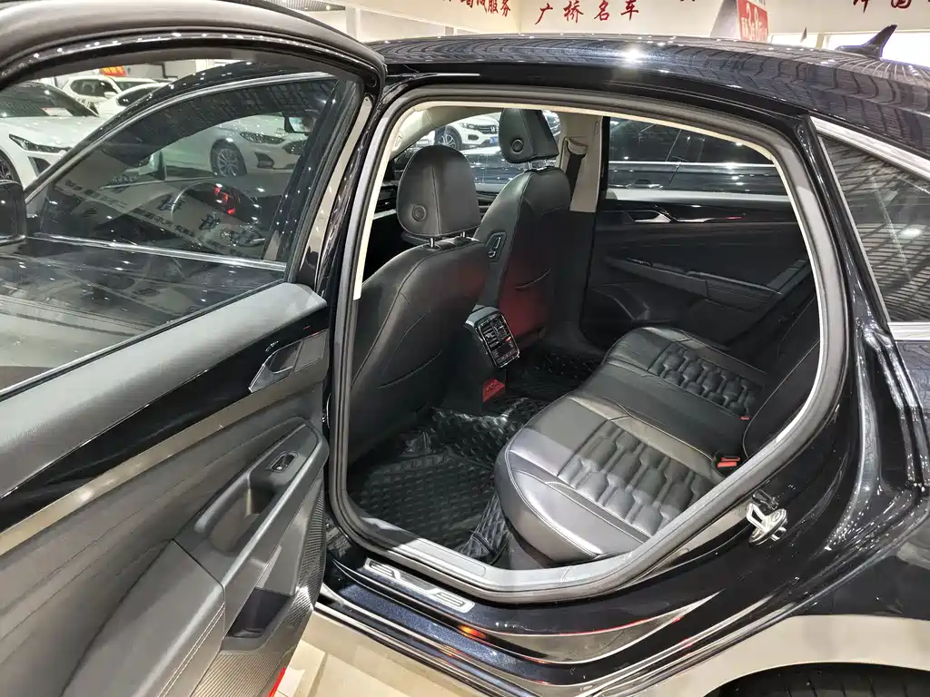 Volkswagen Passat — фото 5