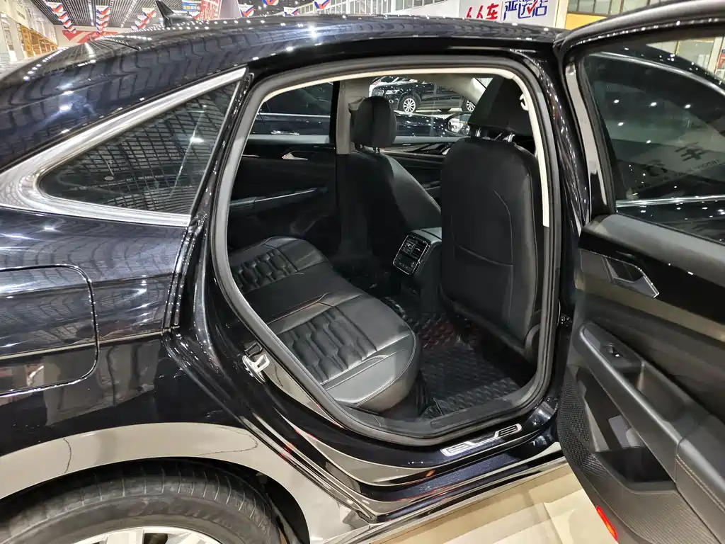 Volkswagen Passat — фото 7