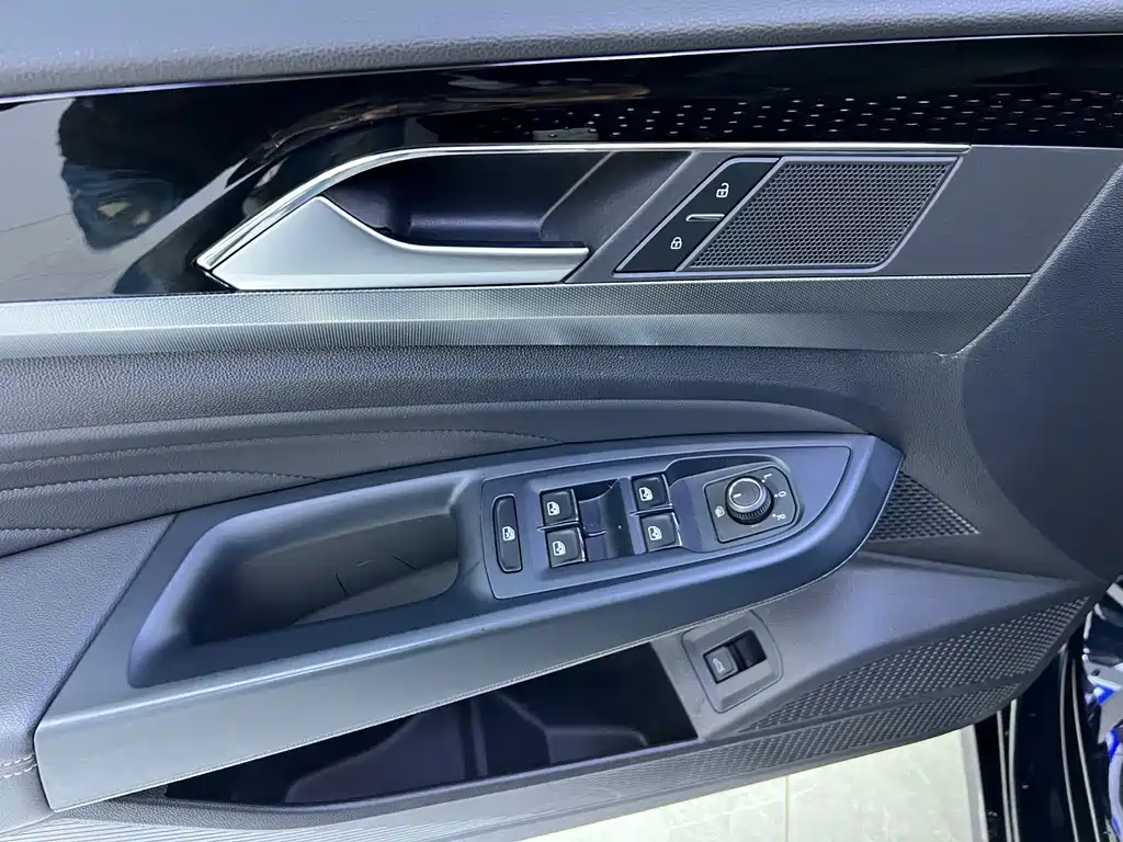 Volkswagen Passat — фото 4