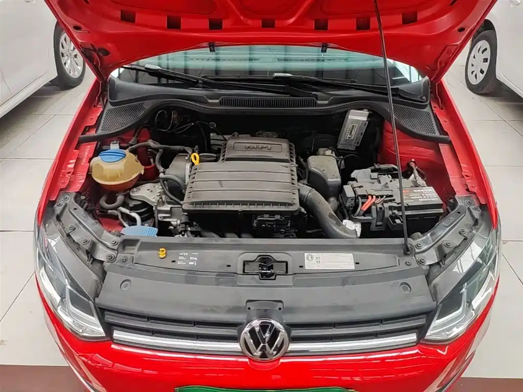 Volkswagen Polo — фото 20