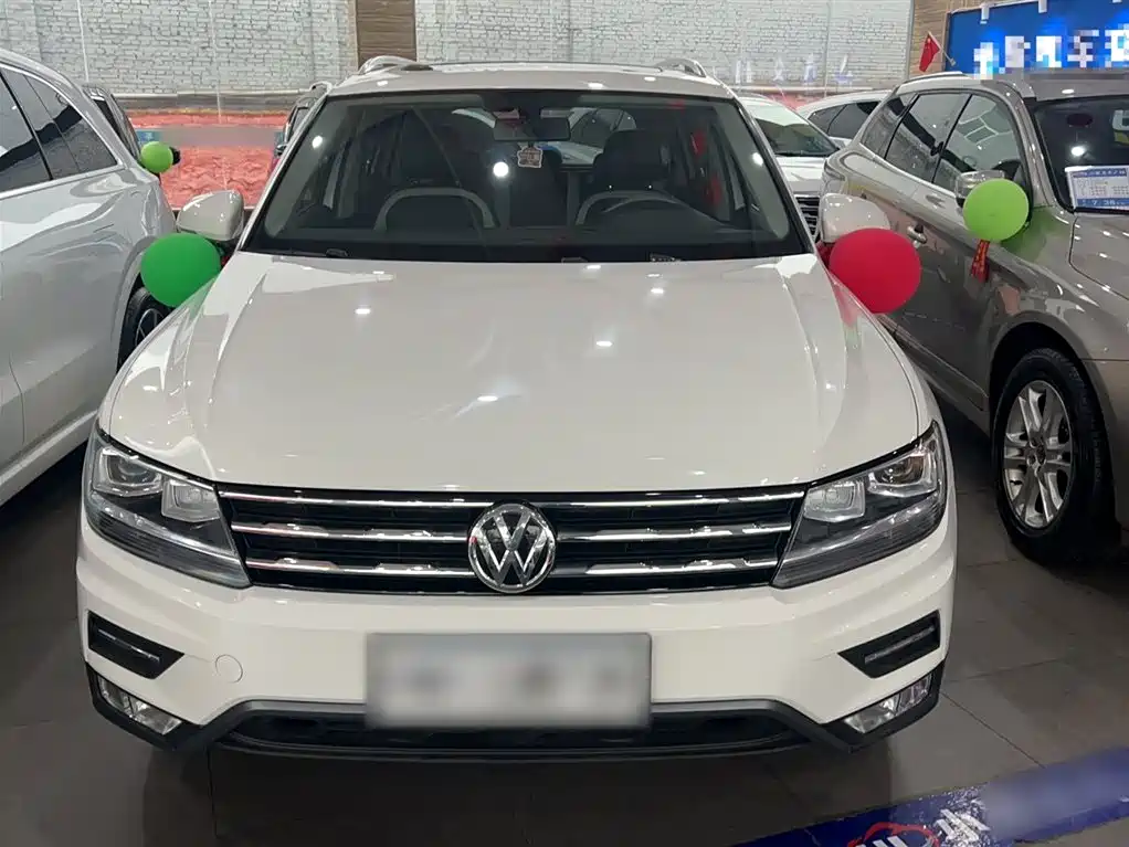 Volkswagen Tiguan L — фото 3