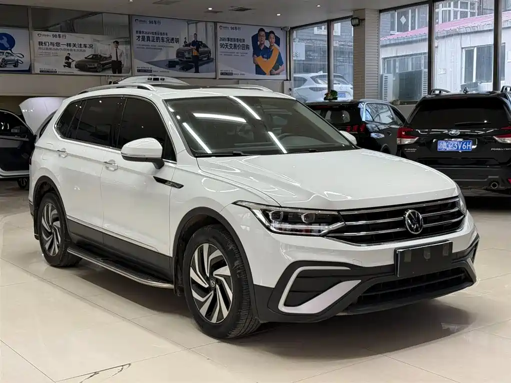 Volkswagen Tiguan L — фото 3