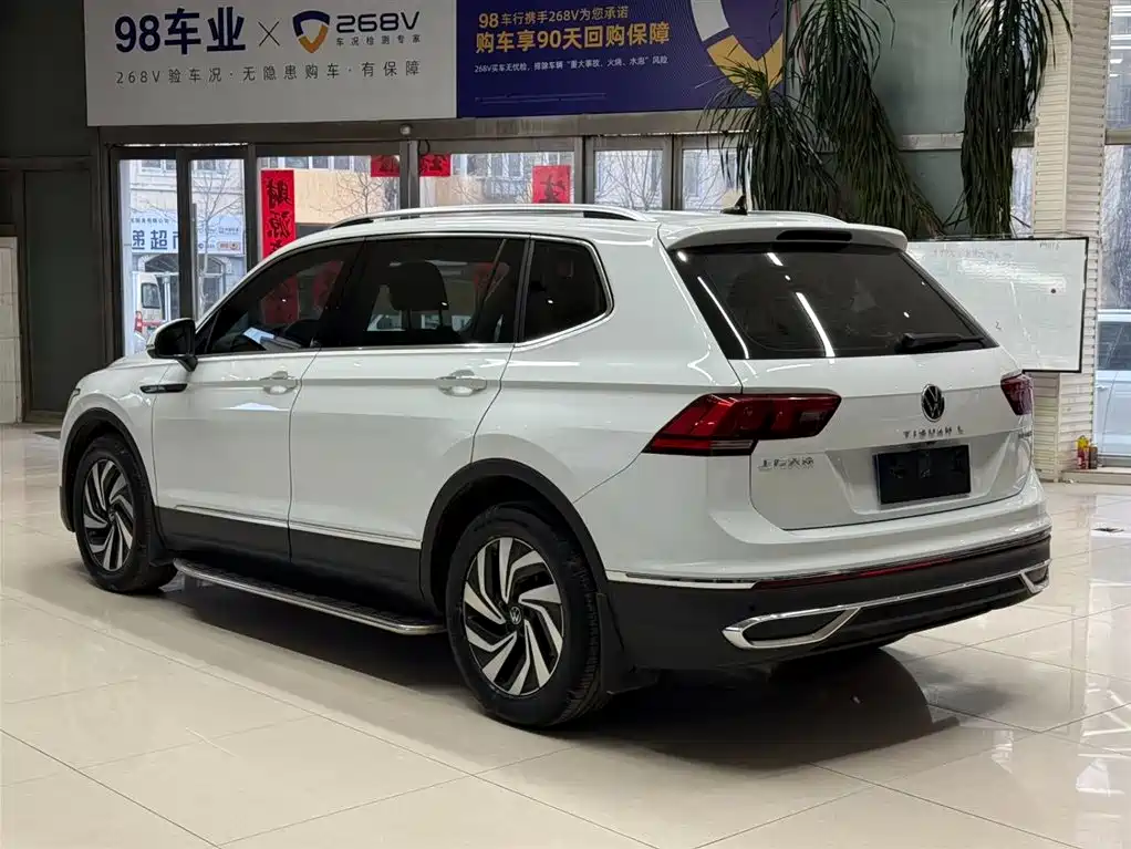Volkswagen Tiguan L — фото 6