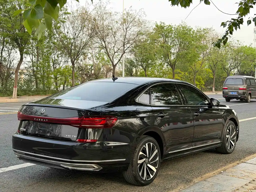 Volkswagen Passat — фото 4